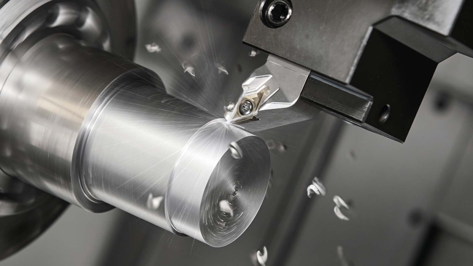 Drehen mit dem Dreh-Hybridhalter Dreh-Hybridhalter bei der Drehbearbeitung eines Werkstücks